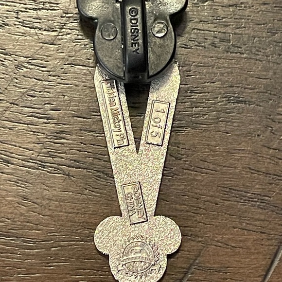 Disney Pins Hidden Mickey Black Lanyard 2010. Number 1 of 5. - Picture 2 of 3